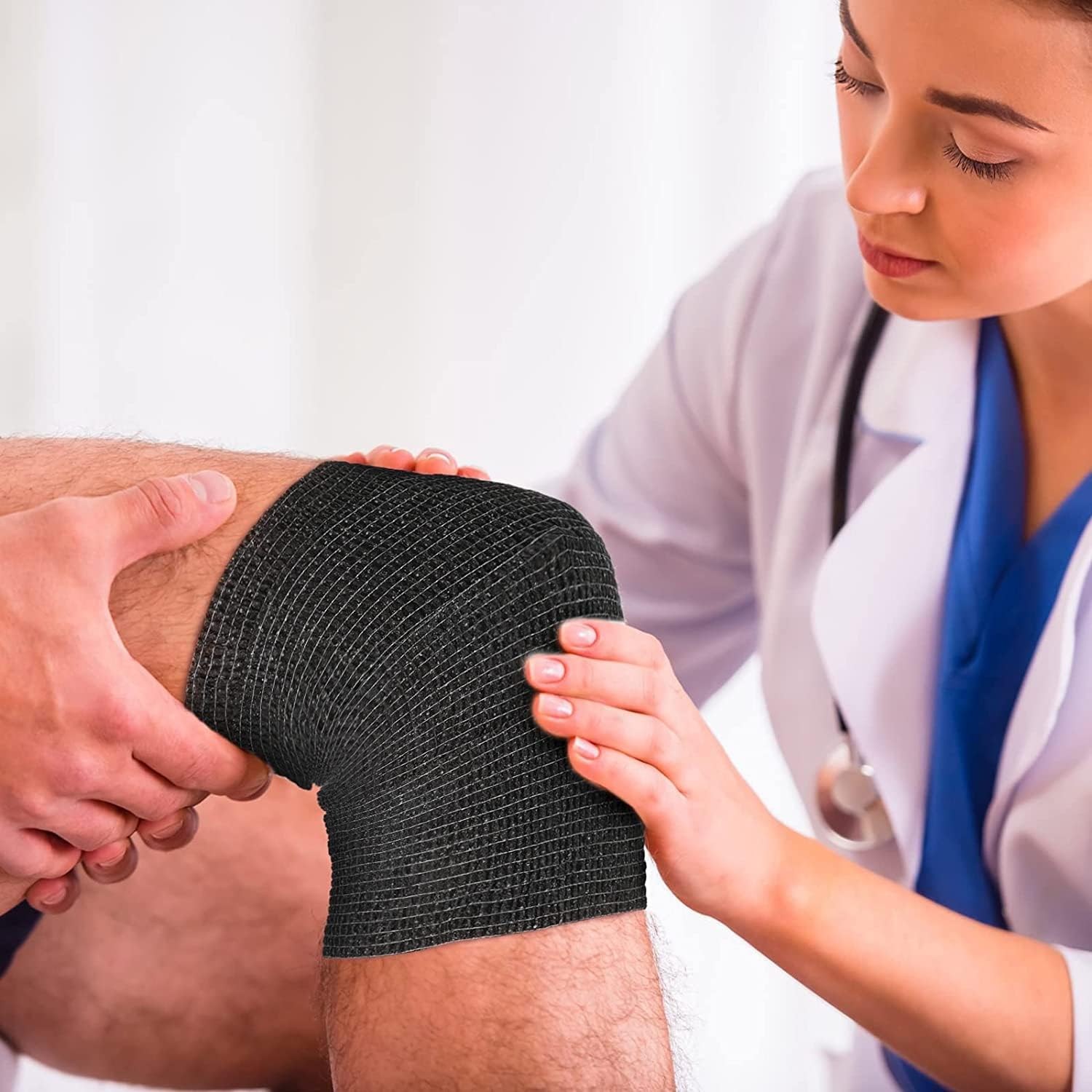 Benda elastica coesiva per l'avvolgimento sanitario