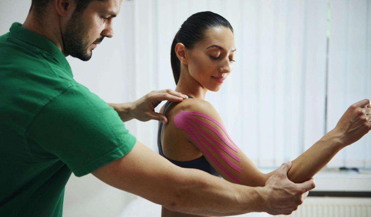 Nastro kinesiologico pretagliato: il futuro del recupero sportivo